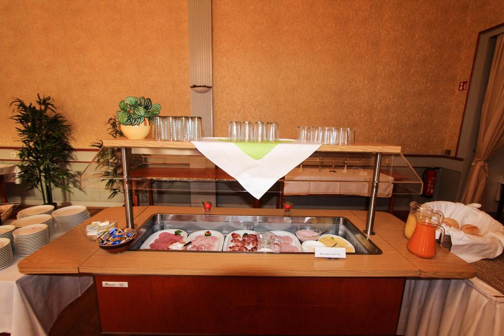 נורטהיים Hotel Deutsches Haus מראה חיצוני תמונה