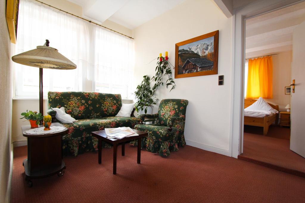נורטהיים Hotel Deutsches Haus מראה חיצוני תמונה
